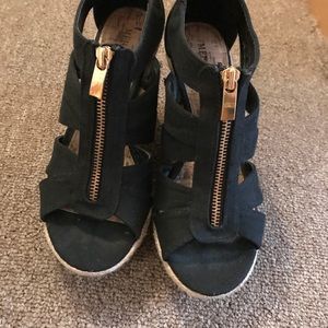 Black zip front wedge